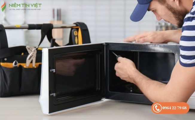 Lò vi sóng bị liệt phím bấm