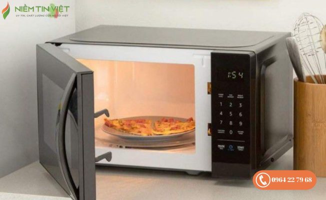 Đèn bên trong lò vi sóng có chức năng tạo ra sóng vi sóng