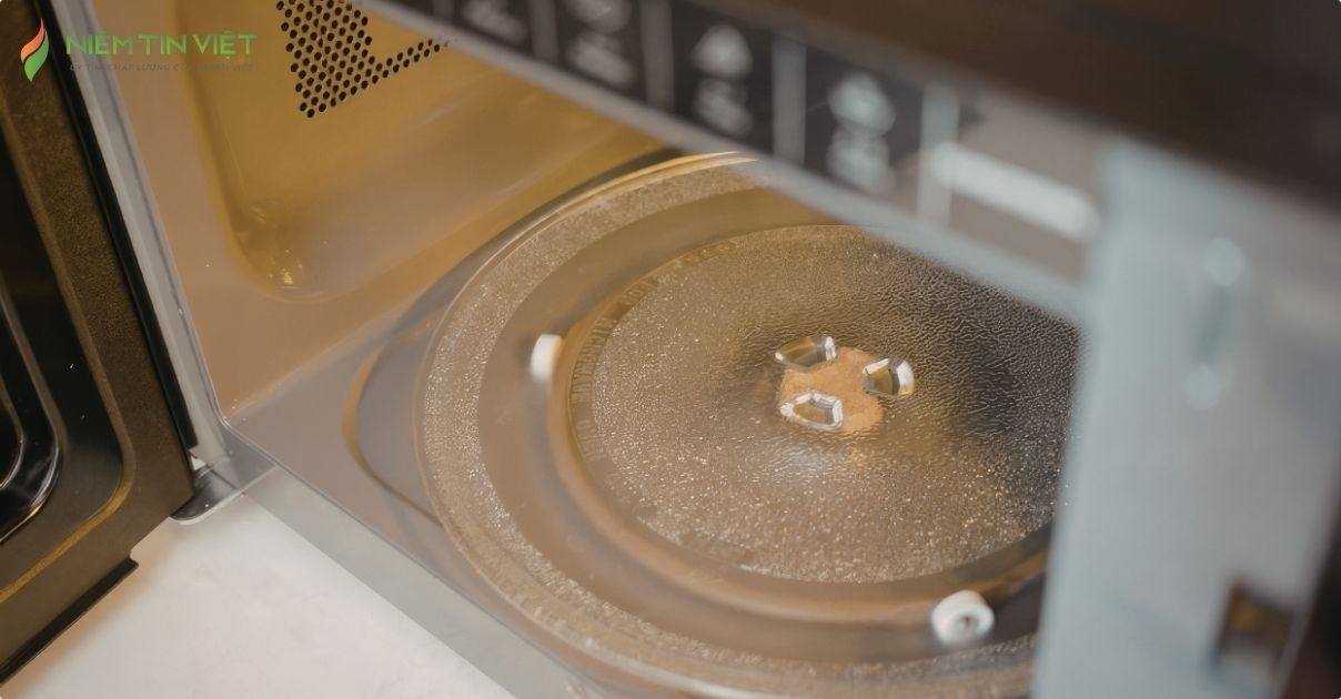 lò vi sóng bị chập điện