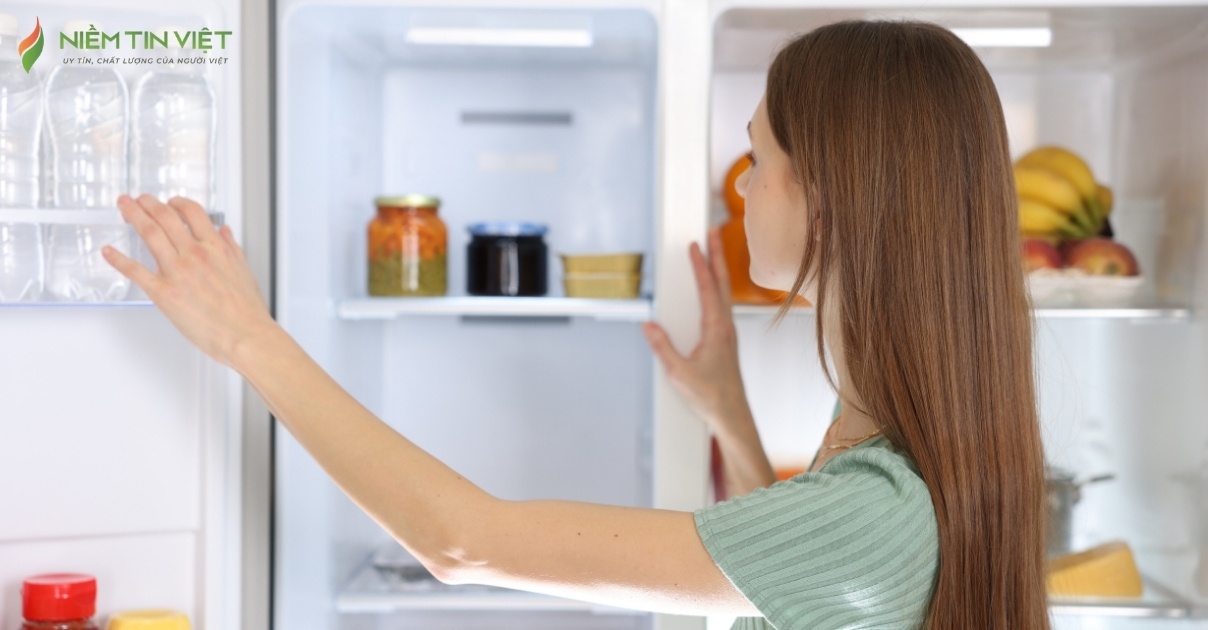 Tủ lạnh chảy nước có tốn điện không?